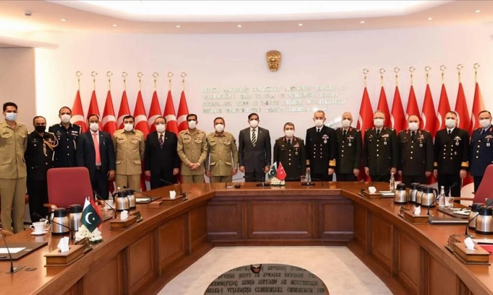 Συσφίγγουν τις στρατιωτικές τους σχέσεις Άγκυρα & Ισλαμαμπάντ